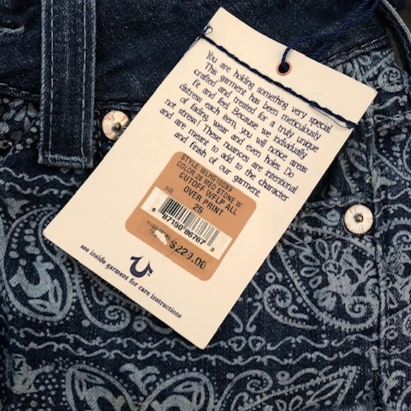 True Religion - Allover Print Cutoff Short- Size 2 - Picture 3 of 5